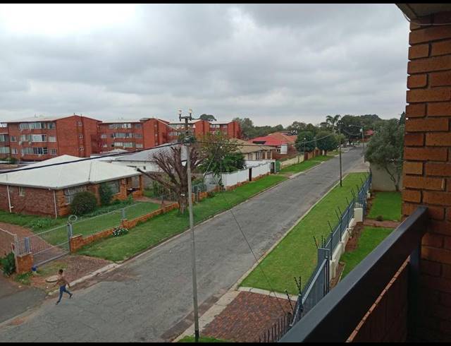 1 BEDROOM APARTMENT FOR SALE IN MALVERN EAST EXT